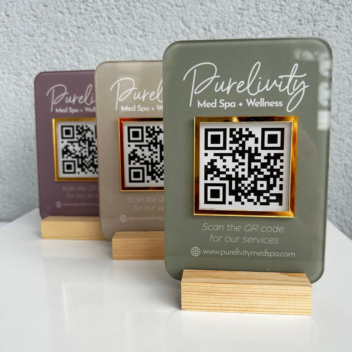 Panneau d'affichage miroir en acrylique personnalisable avec 1 codes QR