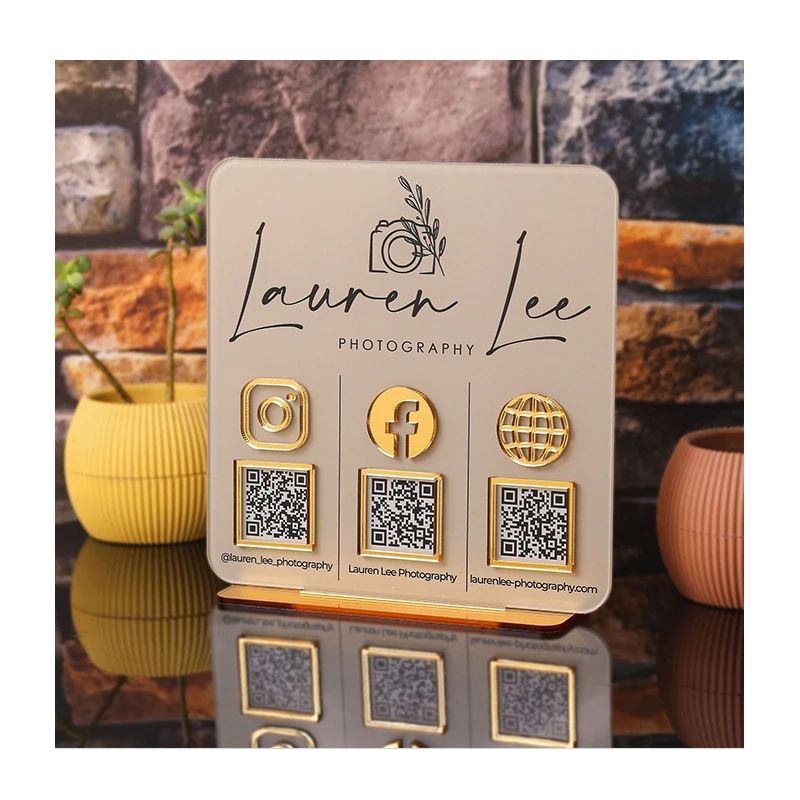 Panneau d'affichage miroir en acrylique personnalisable avec 3 codes QR