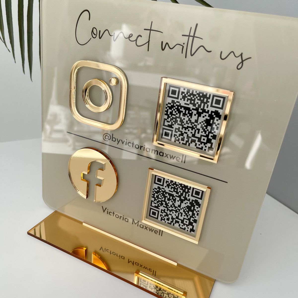 Panneau d'affichage miroir en acrylique personnalisable avec 2 codes QR